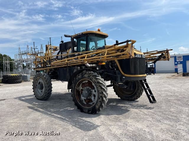 Image of RoGator RG1100 equipment image 2