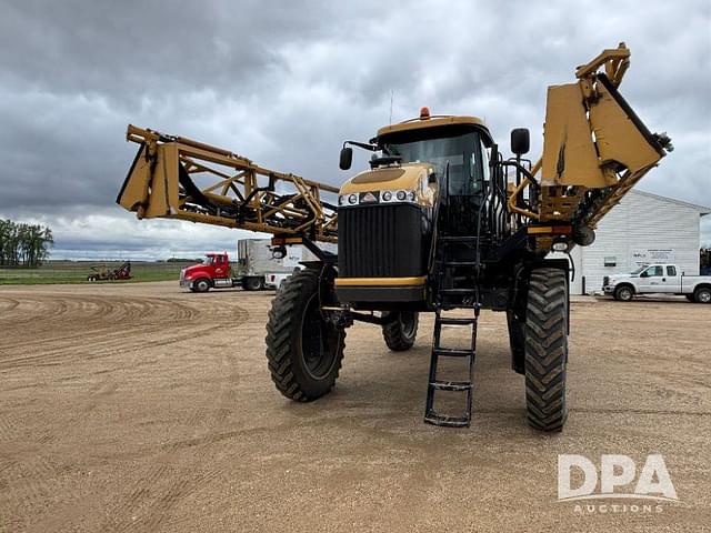 Image of RoGator RG1100 equipment image 2