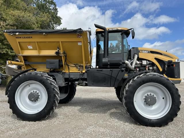 Image of RoGator RG1300 equipment image 3