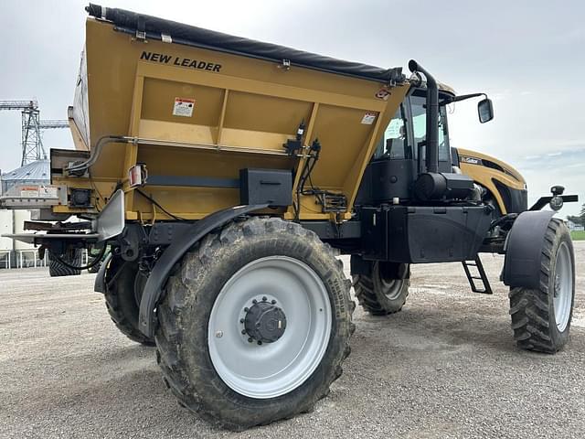 Image of RoGator RG1300 equipment image 4