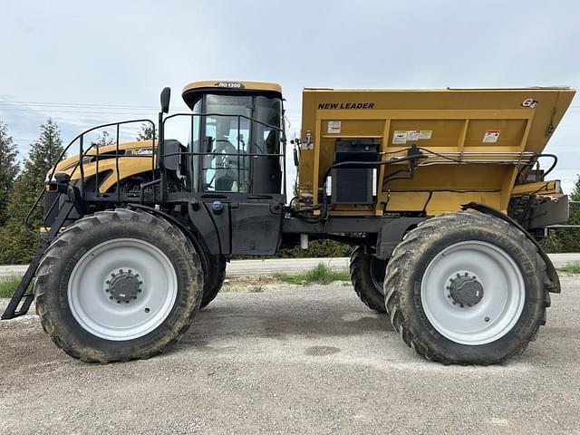 Image of RoGator RG1300 equipment image 1