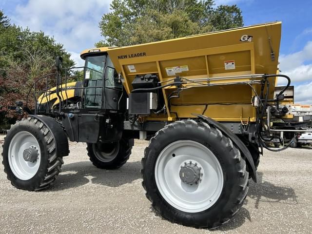 Image of RoGator RG1300 equipment image 4