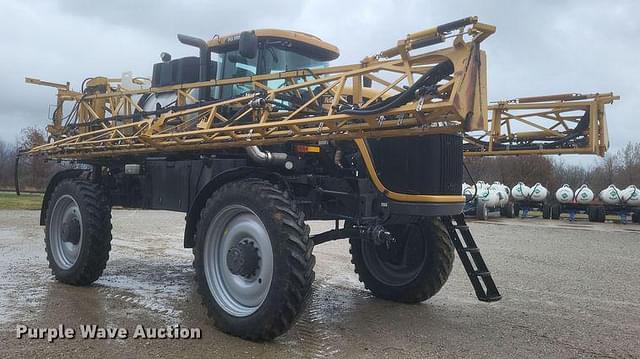 Image of RoGator RG1300 equipment image 2