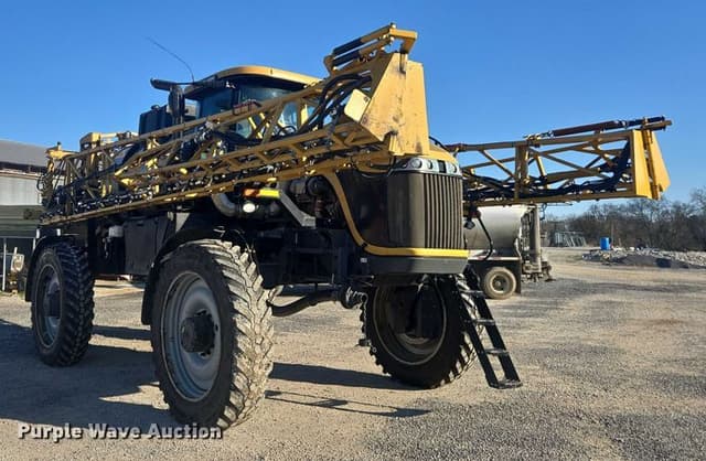Image of RoGator RG1300 equipment image 2