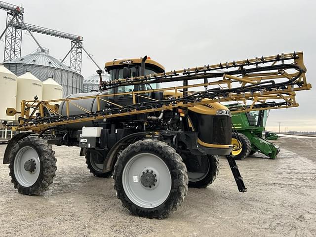 Image of RoGator RG700 equipment image 1