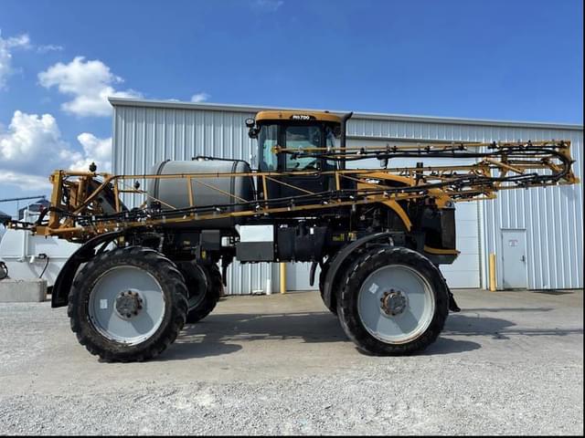 Image of RoGator RG700 equipment image 2