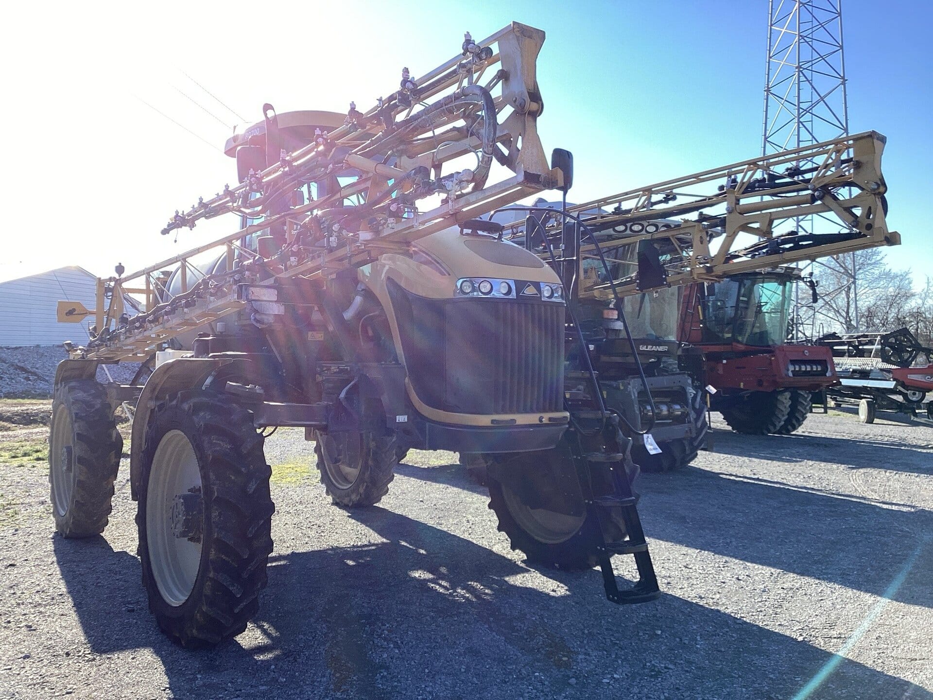 2014 RoGator RG700 Equipment Image0