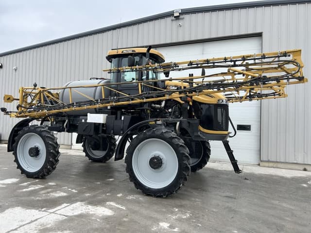Image of RoGator RG700 equipment image 1