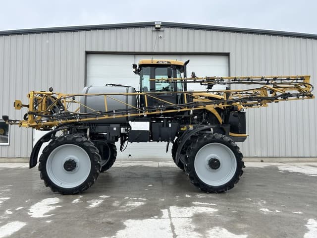 Image of RoGator RG700 equipment image 3