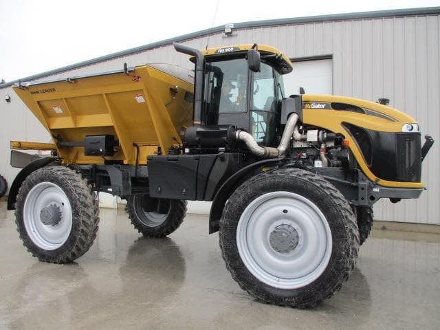 Image of RoGator RG900 equipment image 1