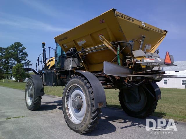 Image of RoGator RG900 equipment image 4