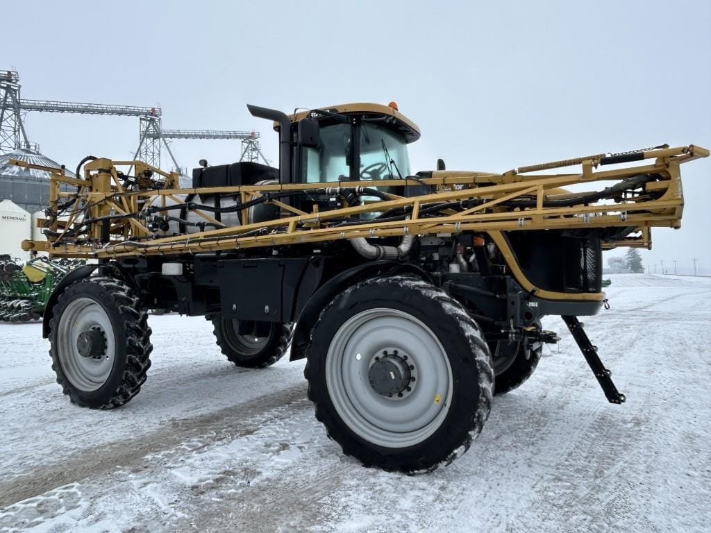 2014 RoGator RG900 Equipment Image0