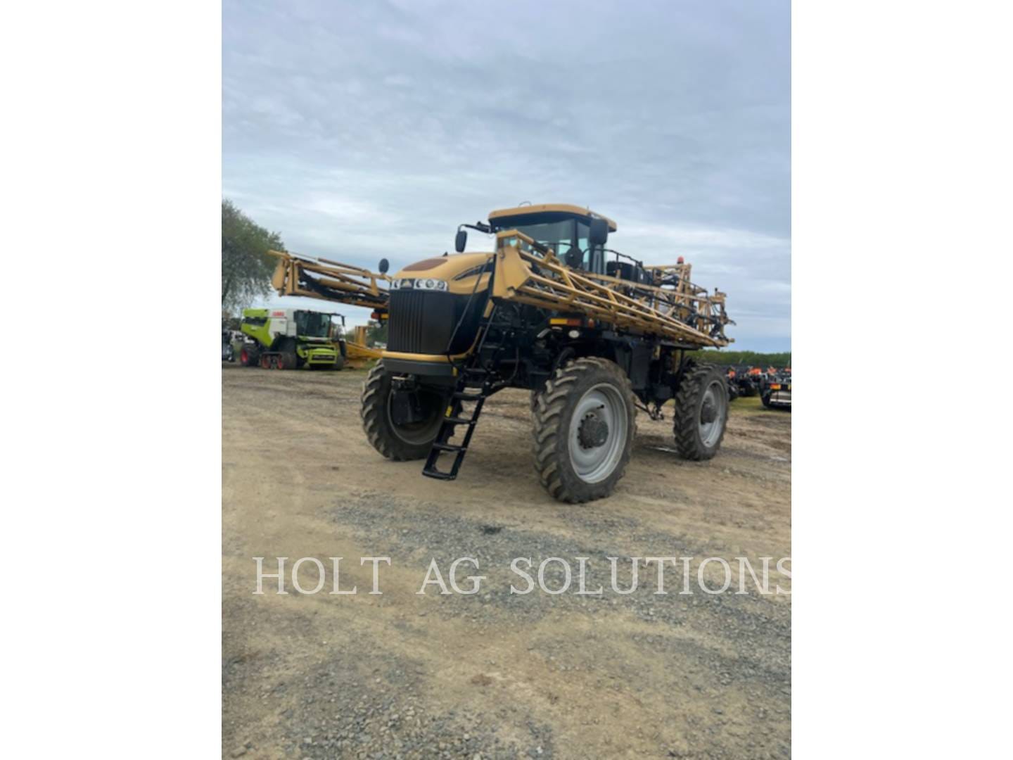 2014 RoGator RG900 Equipment Image0