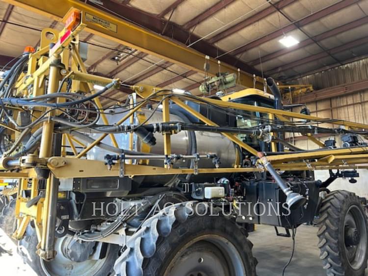2014 RoGator RG900 Equipment Image0