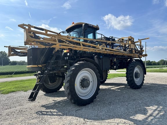 2014 RoGator RG900 Equipment Image0