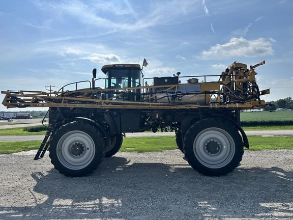 Image of RoGator RG900 equipment image 1