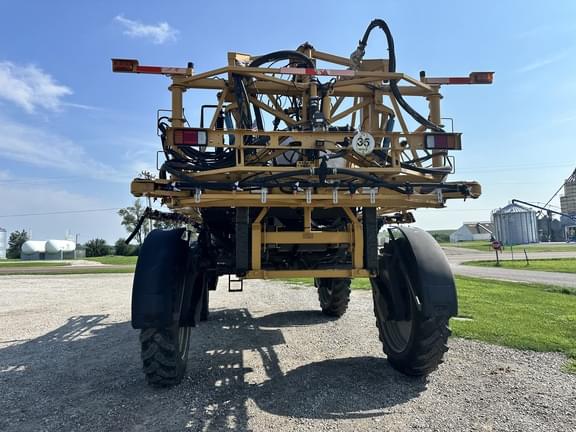 Image of RoGator RG900 equipment image 4