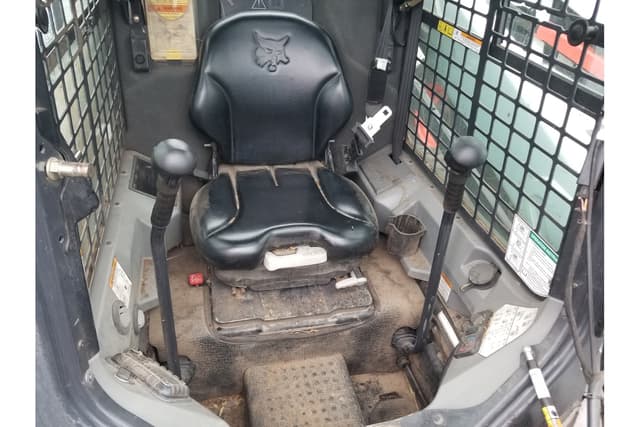 Image of Bobcat S590 equipment image 4