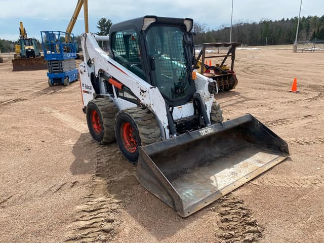 Image of Bobcat S590 equipment image 2