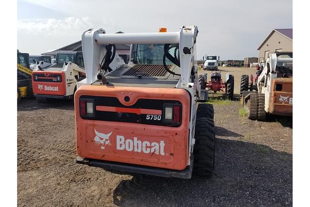 Image of Bobcat S750 equipment image 2