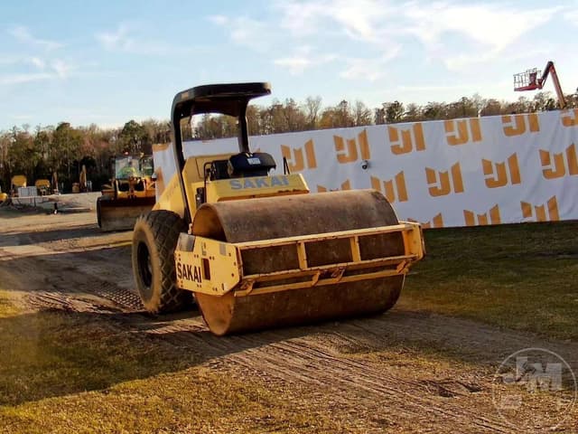 Image of Sakai SV540 equipment image 2