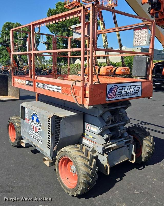 Image of Sky Jack SJ6832RT equipment image 2