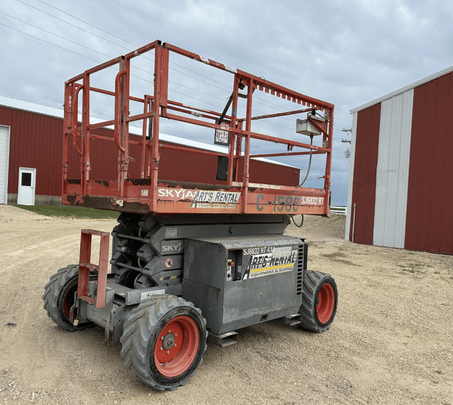 Image of Sky Jack SJ6832RT equipment image 1