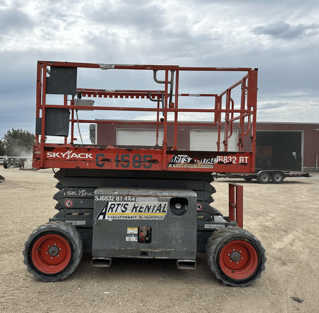 Image of Sky Jack SJ6832RT equipment image 4