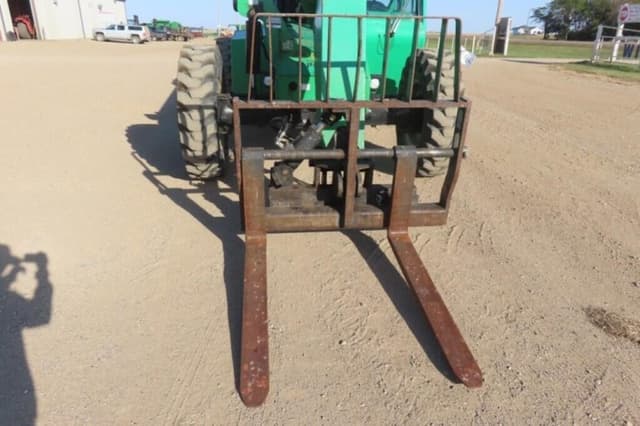 Image of Skytrak 6042 equipment image 4