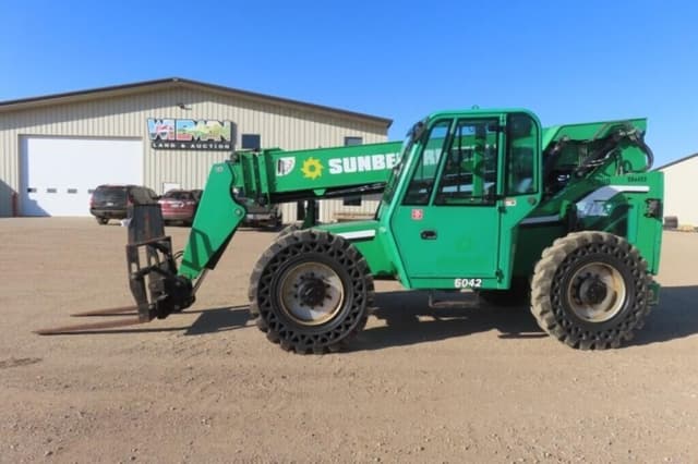 Image of Skytrak 6042 equipment image 1