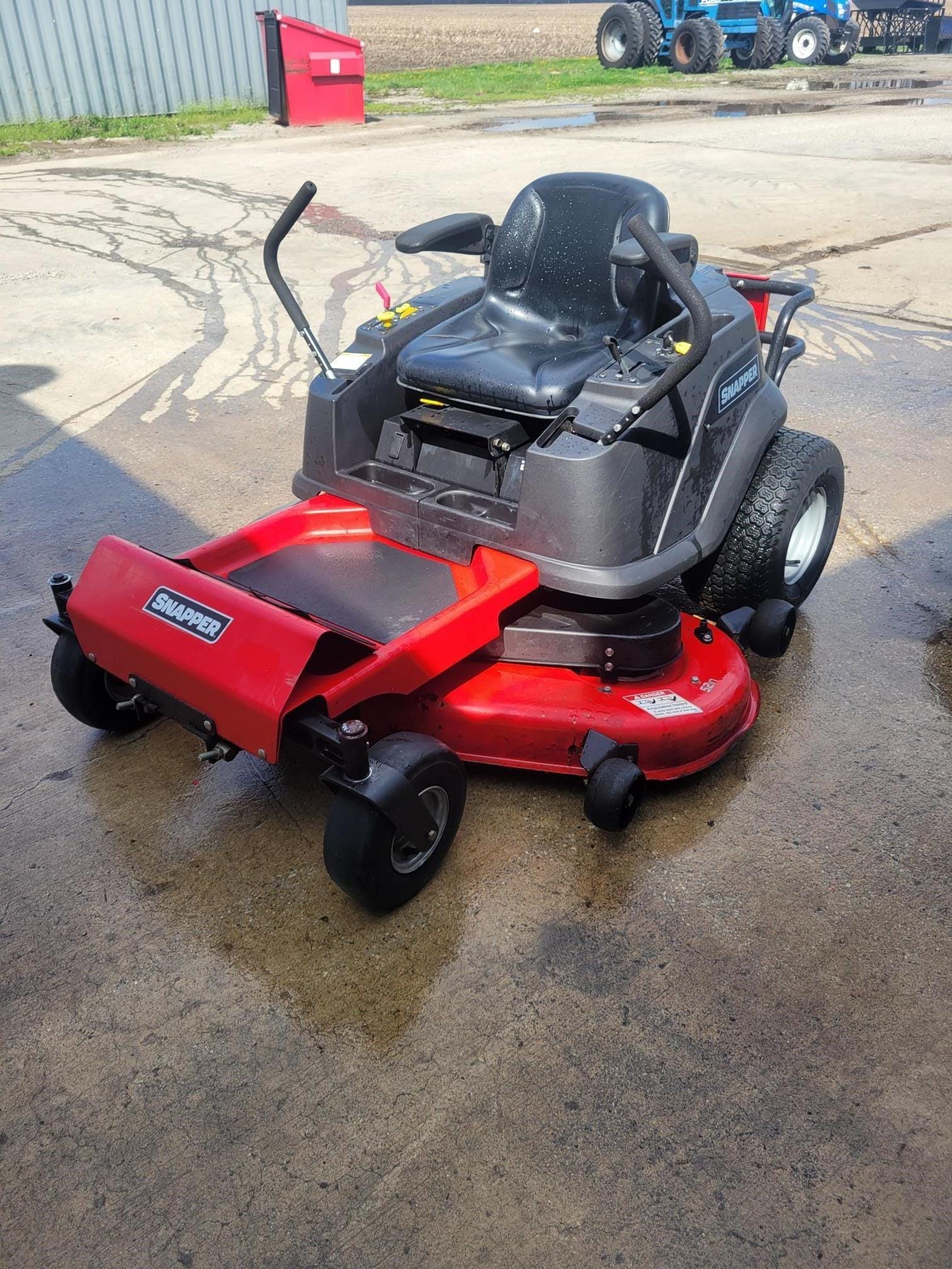 2014 Snapper 285Z Equipment Image0