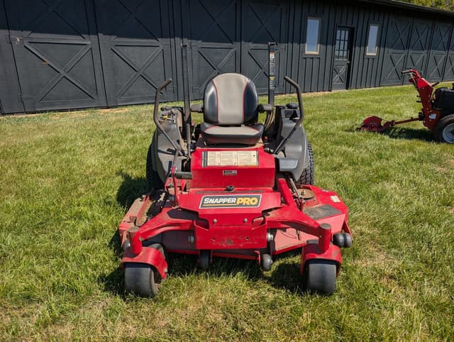 Image of Snapper Pro S200XT equipment image 1
