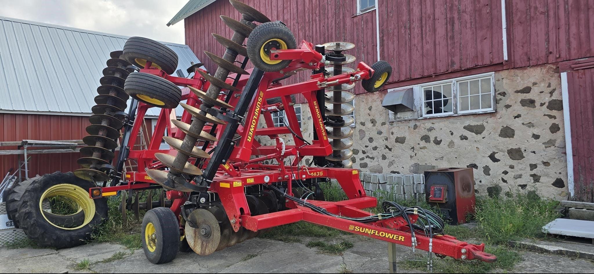 2014 Sunflower 1435-26 Equipment Image0