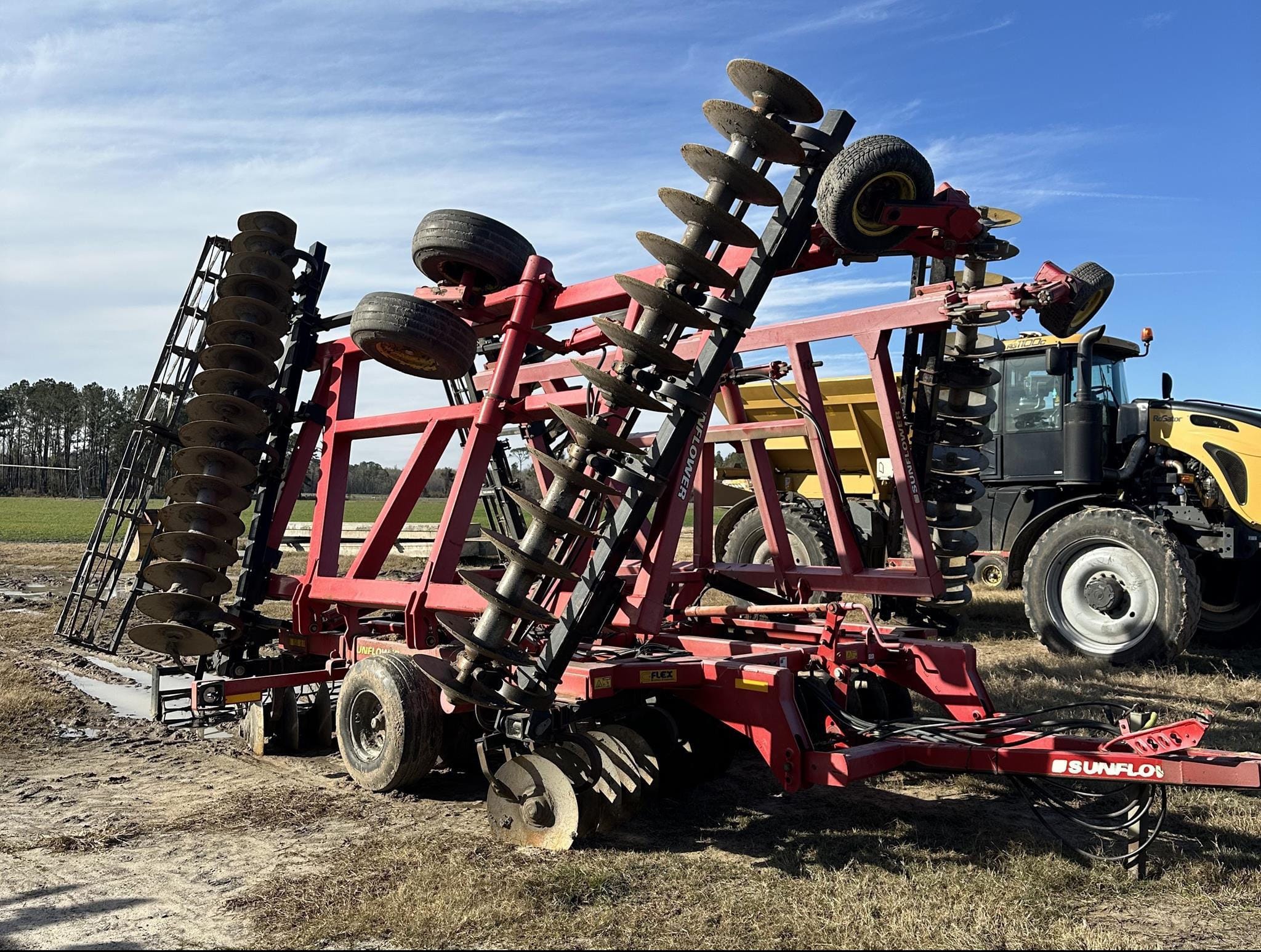 2014 Sunflower 1435 Equipment Image0