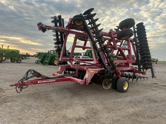 2014 Sunflower 1435 Equipment Image0