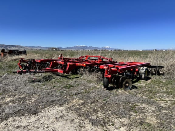 2014 Sunflower 1435 Equipment Image0