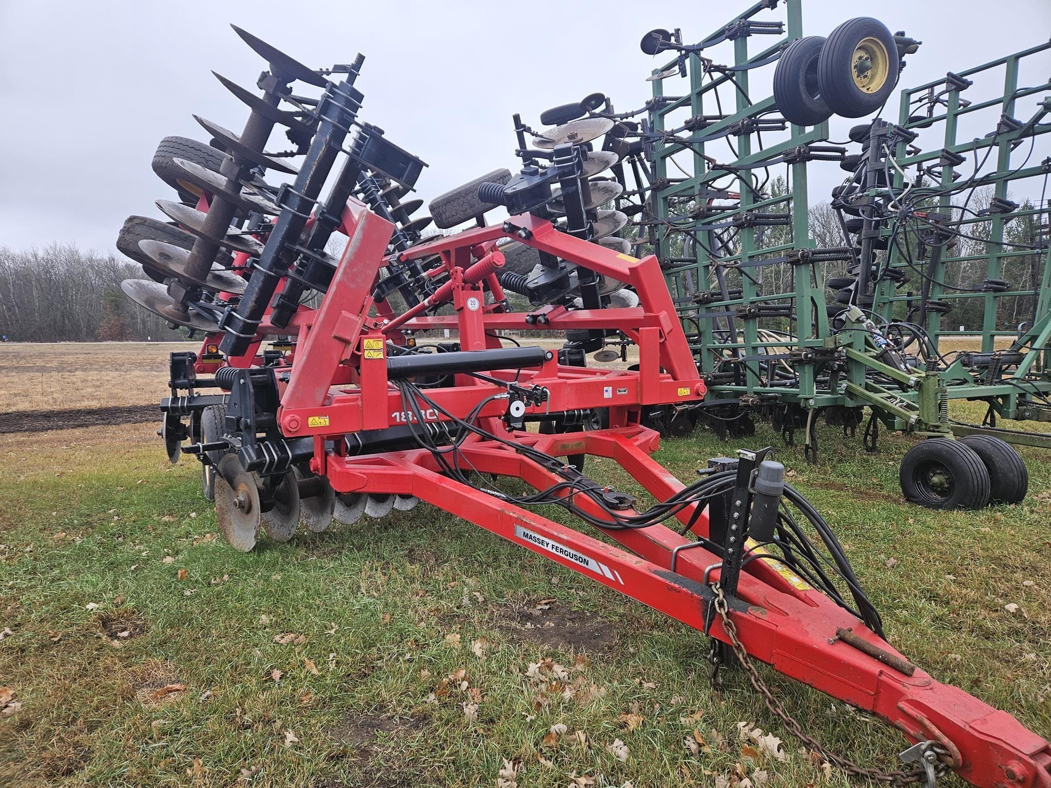 2014 Sunflower 1830-26 Equipment Image0