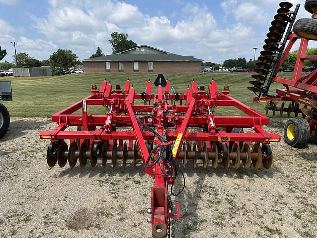 Image of Sunflower 4213 equipment image 1