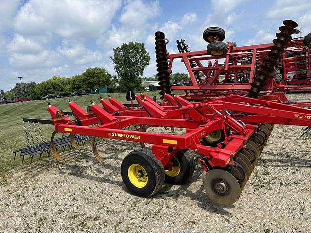Image of Sunflower 4213 equipment image 3