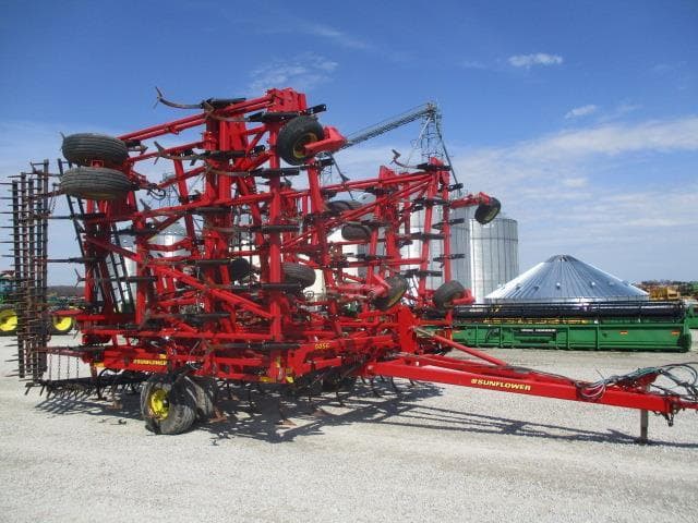 Image of Sunflower 5056 equipment image 1
