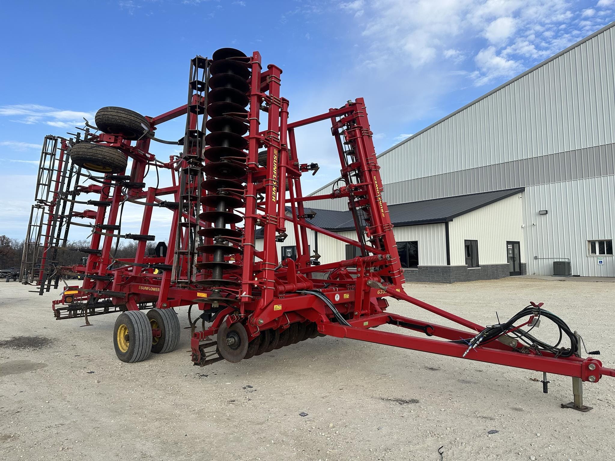 2014 Sunflower 6333-31 Equipment Image0