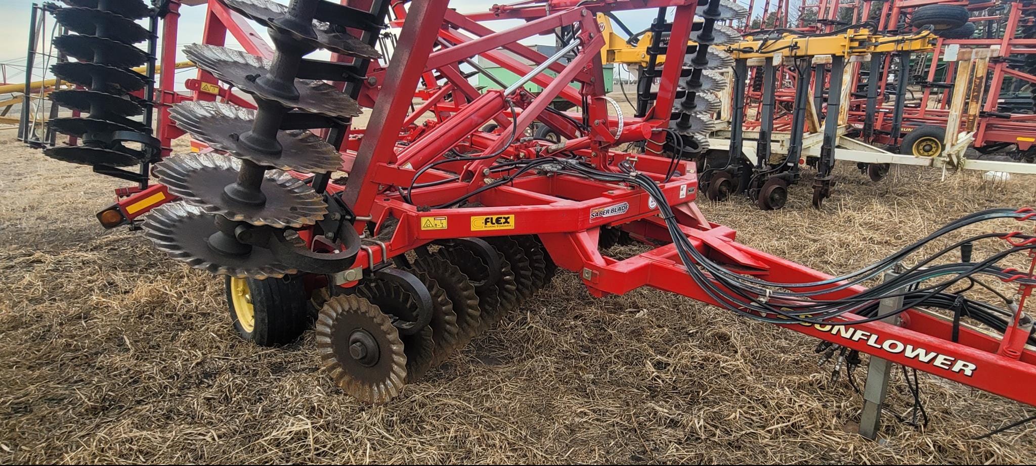 2014 Sunflower 6630 Equipment Image0