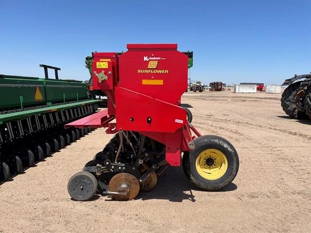 Image of Sunflower 9413 equipment image 3