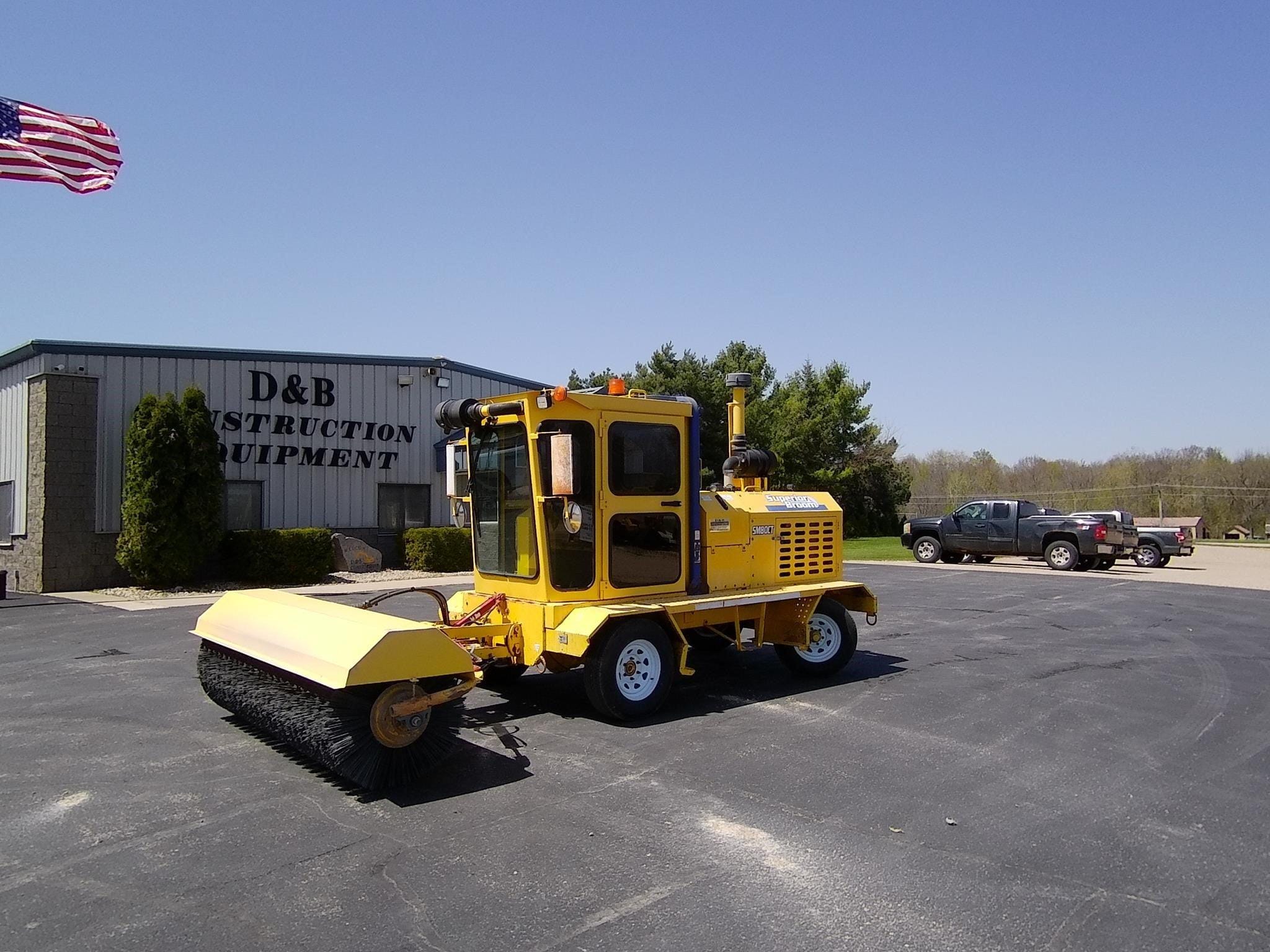 2014 Superior Broom SM80CT Equipment Image0