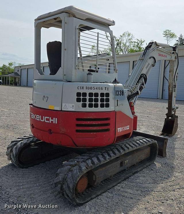 Image of Takeuchi TB138FR equipment image 4