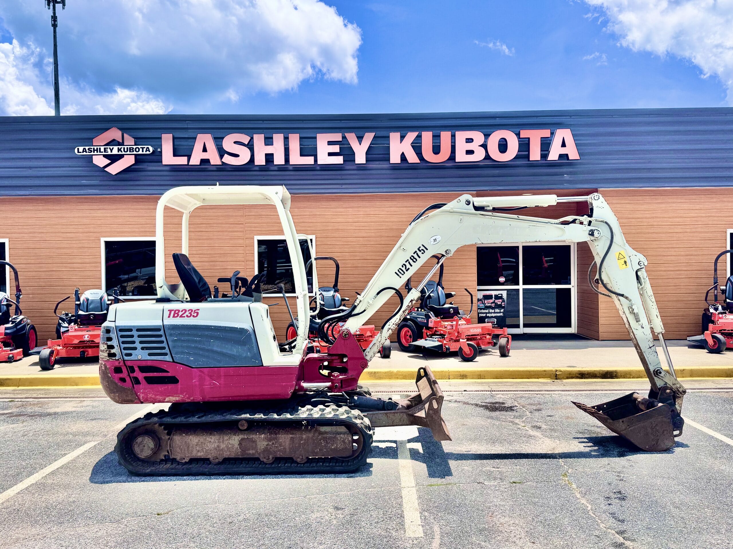 2014 Takeuchi TB235 Equipment Image0