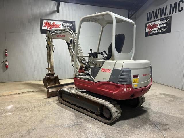 Image of Takeuchi TB235 equipment image 3