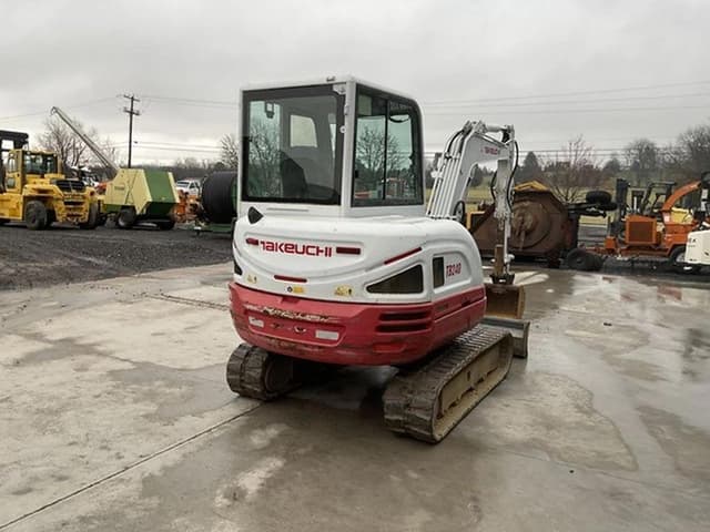 Image of Takeuchi TB240 equipment image 3