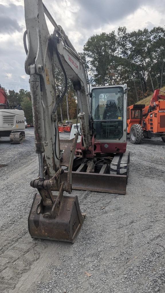 Image of Takeuchi TB250 equipment image 1