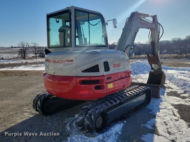 Image of Takeuchi TB260 equipment image 4